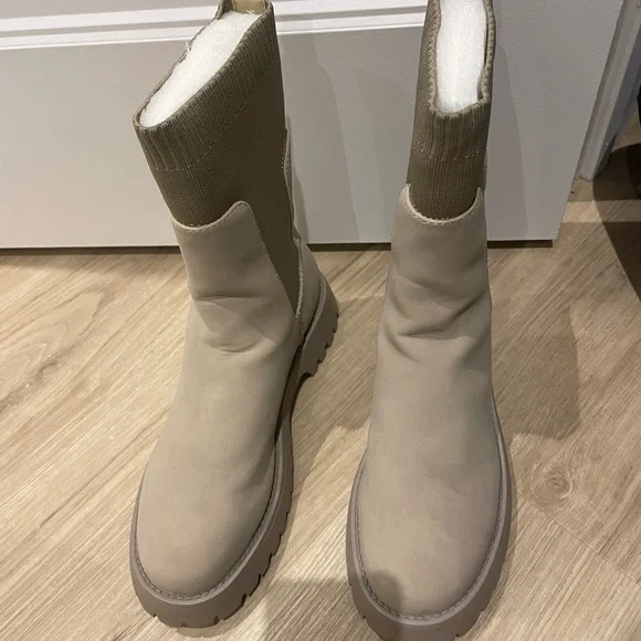 Women’s Fall Boot - Picture 3 of 4